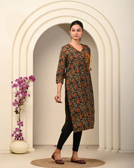side view of Black cotton block print kurti for women