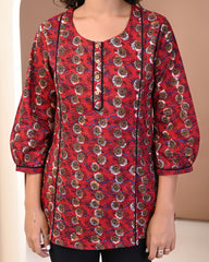 soft breathable cotton fabric texture in women’s top