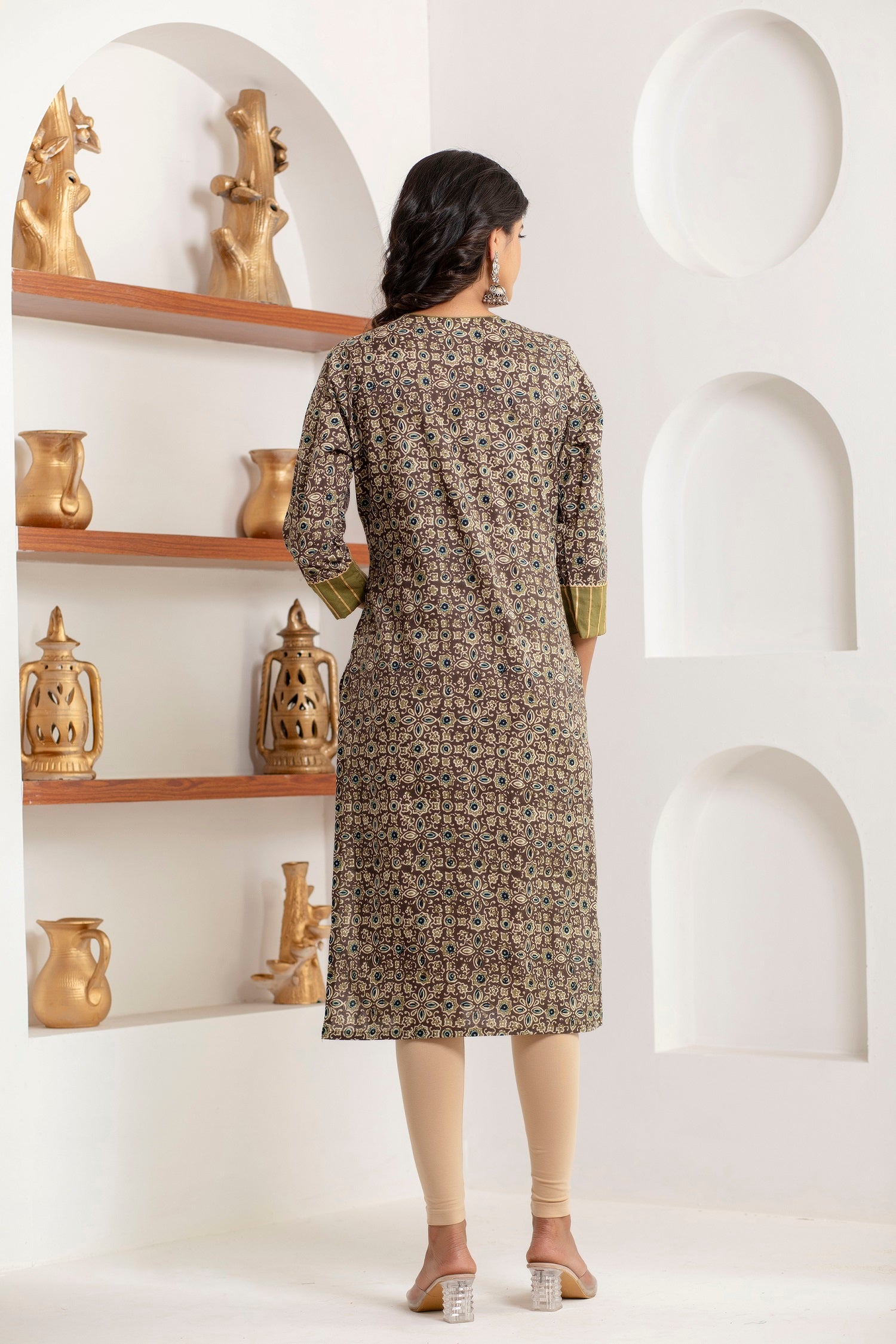 back view of women’s cotton Jaipuri printed kurti