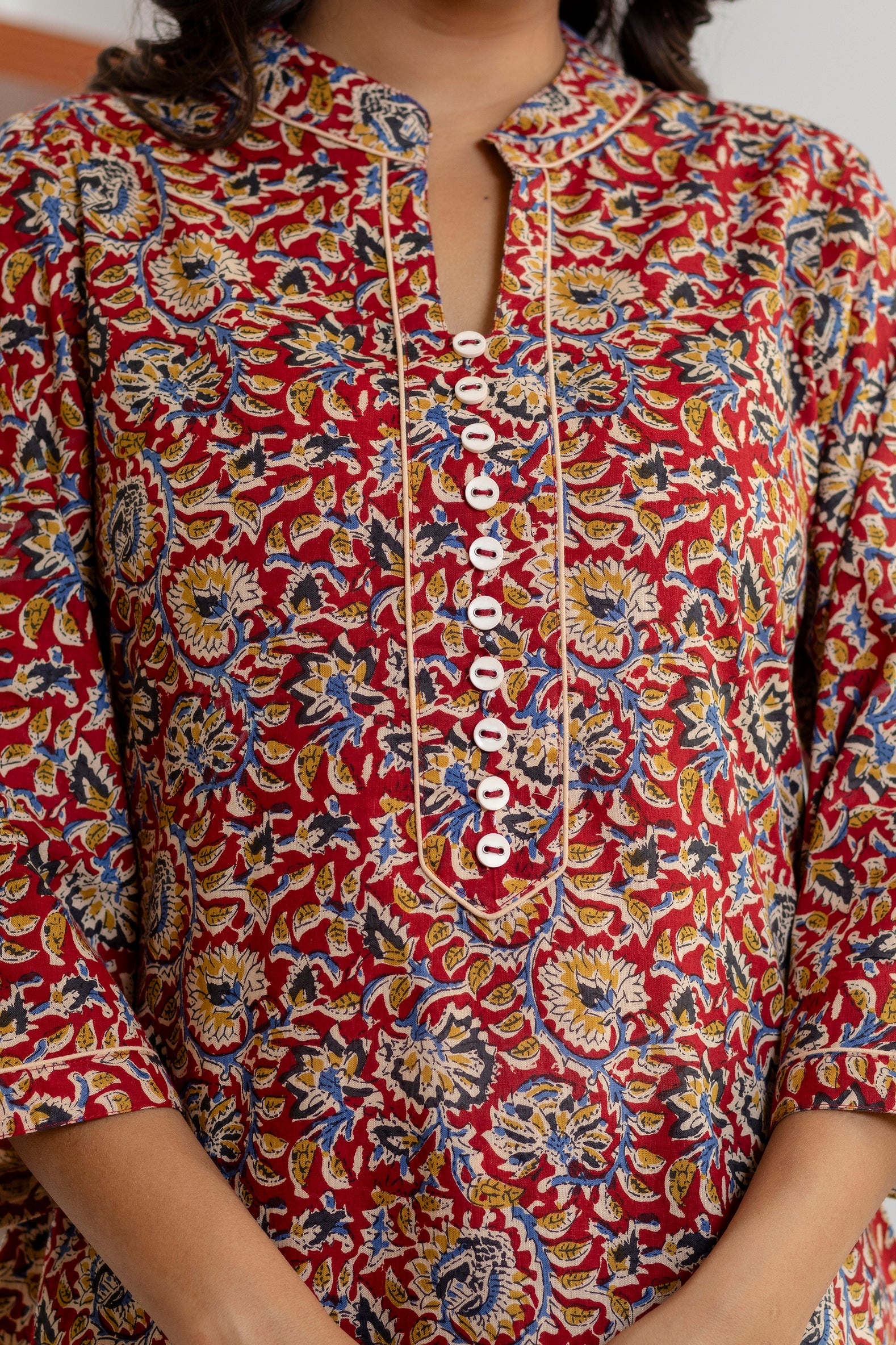 soft breathable cotton fabric texture in women’s top