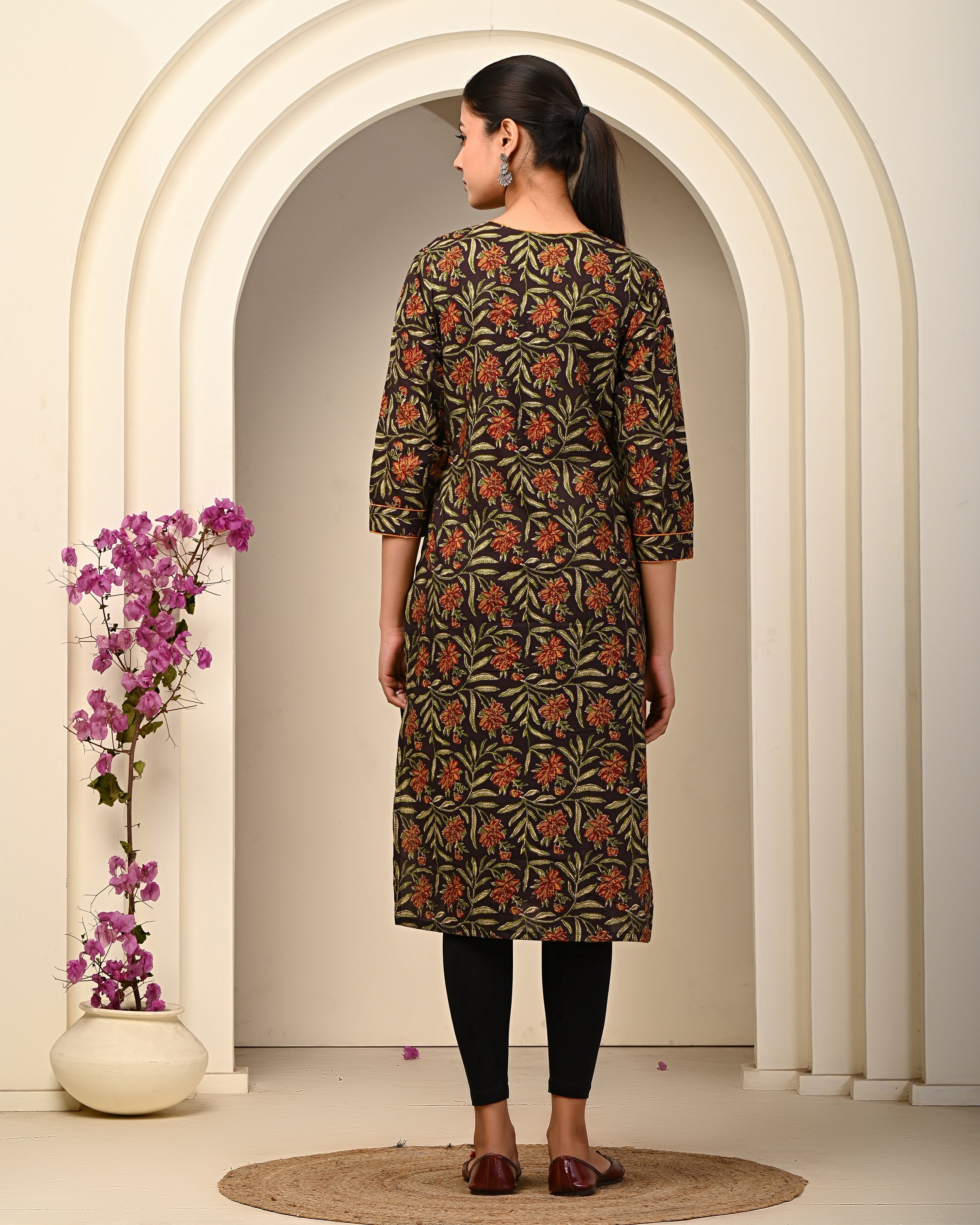 back view of women’s cotton Jaipuri printed kurti