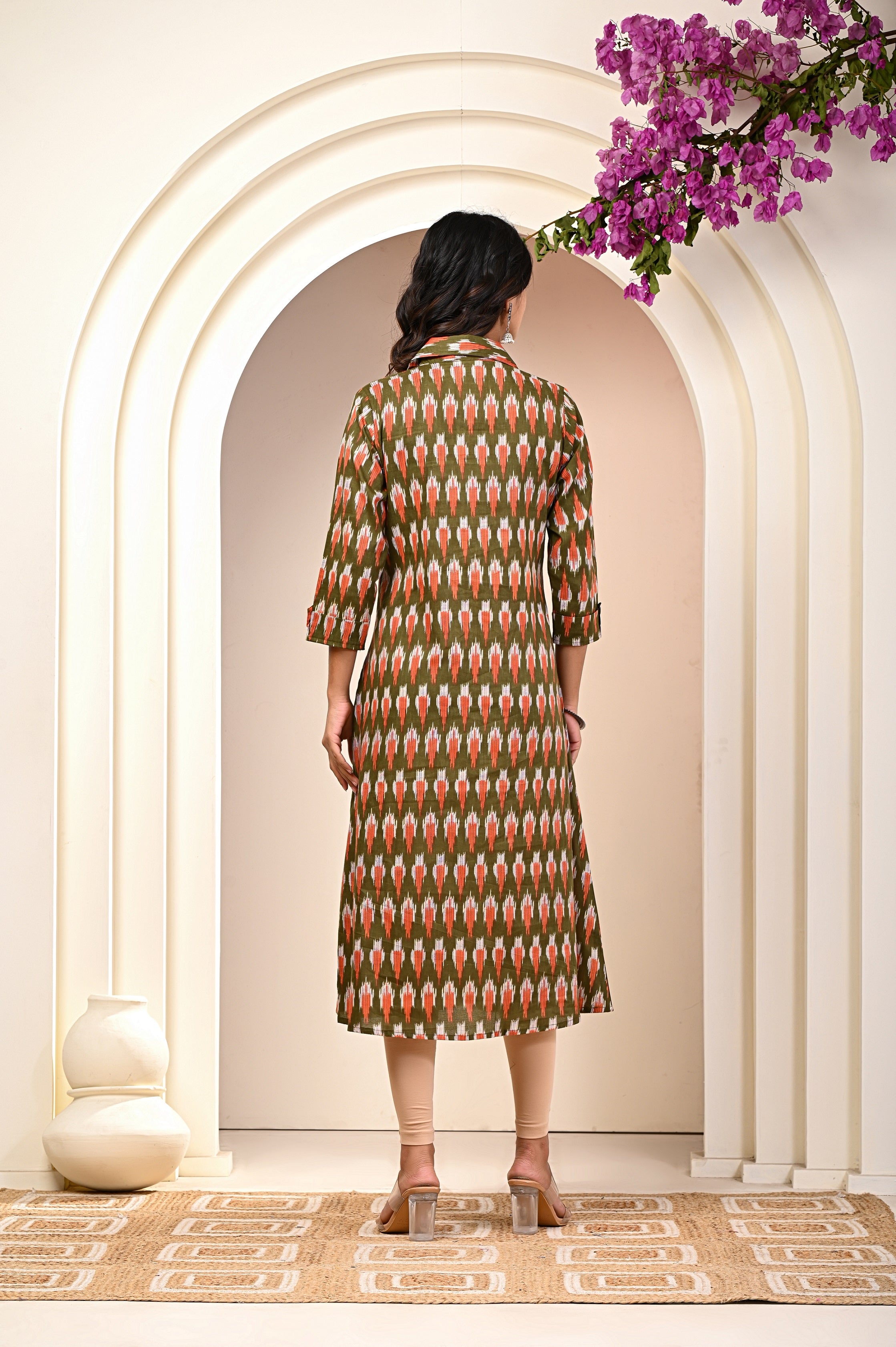 back view of women’s cotton Jaipuri printed kurti