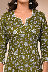 close-up of traditional Jaipuri block print on cotton kurti